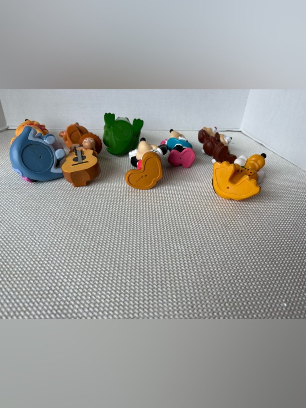 💥SALE💥 Disney Pixar 9 Piece Bath Toy Set Winnie the Pooh Mickey Toy Story - Picture 6 of 8